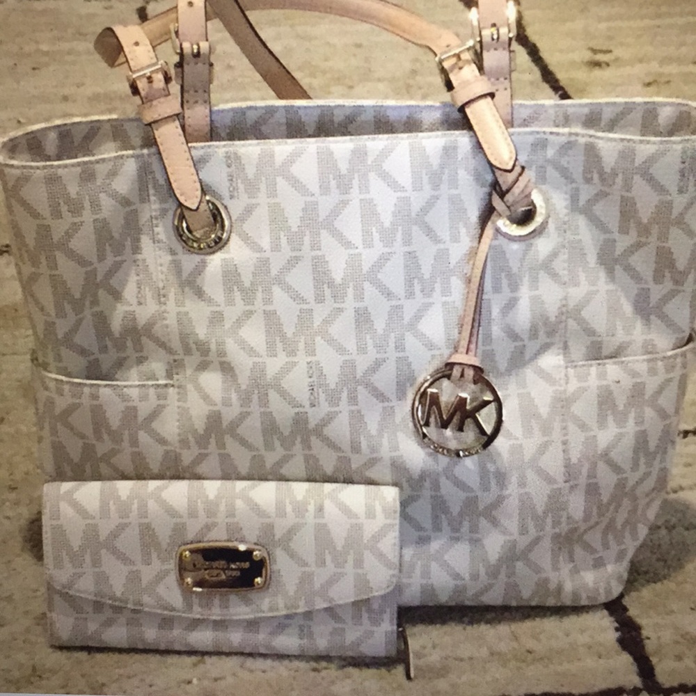Michael Kors Vanilla Bag